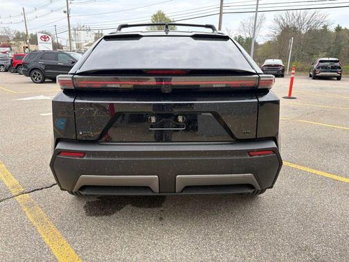 Midnight Black Metallic 2026 Toyota C-HR SE