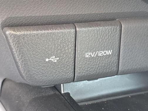 2024 Toyota Camry Hybrid LE