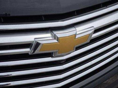 Mosaic Black Metallic 2023 Chevrolet Traverse Premier