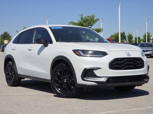 Platinum White Pearl 2024 Honda HR-V Sport