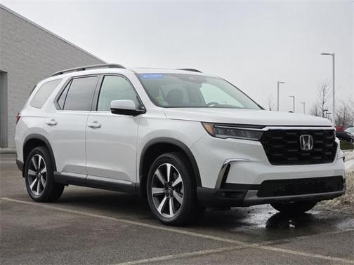 2023 Honda Pilot Touring