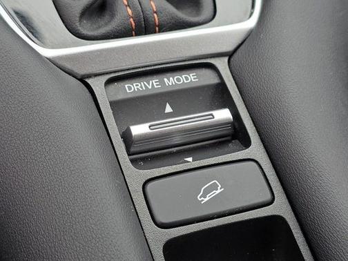 Pearl 2024 Honda HR-V Sport