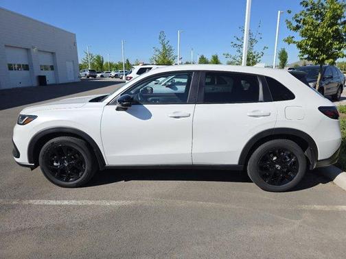 Platinum White Pearl 2025 Honda HR-V Sport