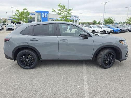 Urban Gray Pearl 2027 Honda HR-V Sport