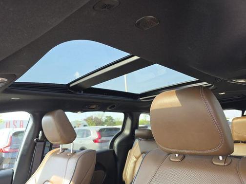 Granite Crystal Clearcoat Metallic 2021 Chrysler Pacifica Limited