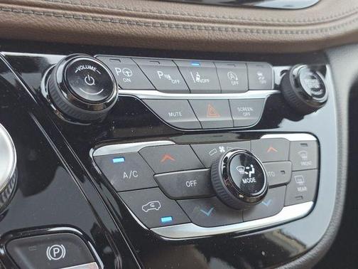 Granite Crystal Clearcoat Metallic 2021 Chrysler Pacifica Limited