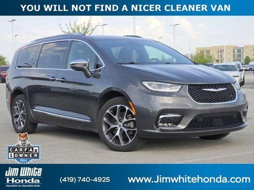 Granite Crystal Clearcoat Metallic 2021 Chrysler Pacifica Limited