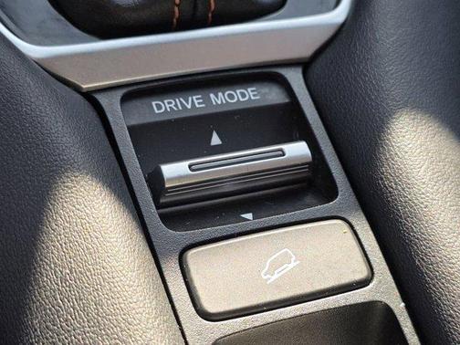 Platinum White Pearl 2023 Honda HR-V Sport