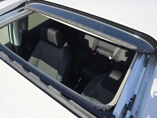 Platinum White Pearl 2026 Honda CR-V EX