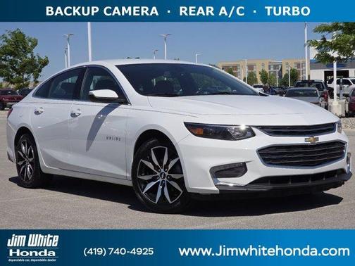 Summit White 2018 Chevrolet Malibu LT