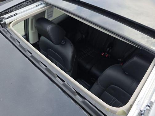 Crystal Black Pearl 2027 Honda HR-V EX-L