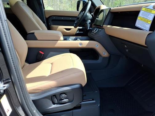 Santorini Black Metallic 2026 Land Rover Defender P300 S