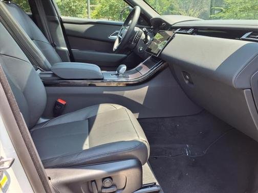 2026 Land Rover Range Rover Velar P250 SE R-Dynamic