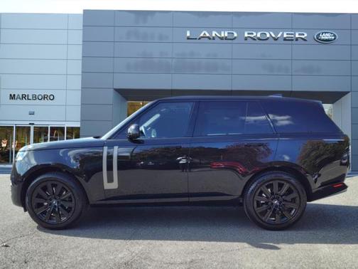 2025 Land Rover Range Rover P530 SE