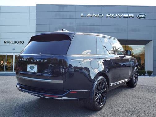 2025 Land Rover Range Rover P530 SE