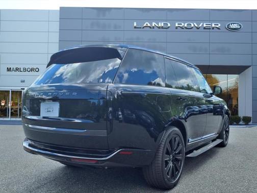 2025 Land Rover Range Rover SE LWB