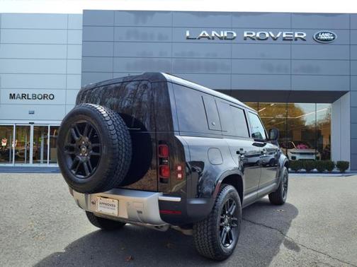 2024 Land Rover Defender 110 P300 S