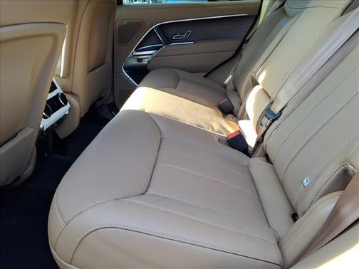 2026 Land Rover Range Rover P530 SE