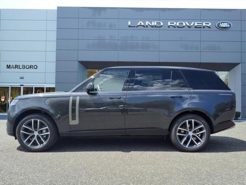2025 Land Rover Range Rover SE LWB