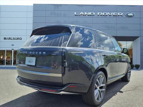 2025 Land Rover Range Rover SE LWB