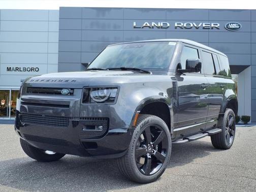2025 Land Rover Defender 110 V8