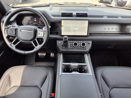2025 Land Rover Defender 110 V8