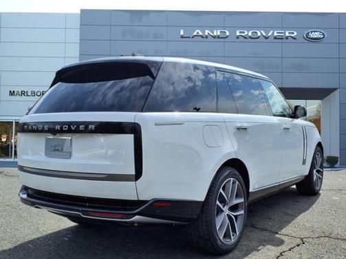 2025 Land Rover Range Rover P530 SE 7 Seat