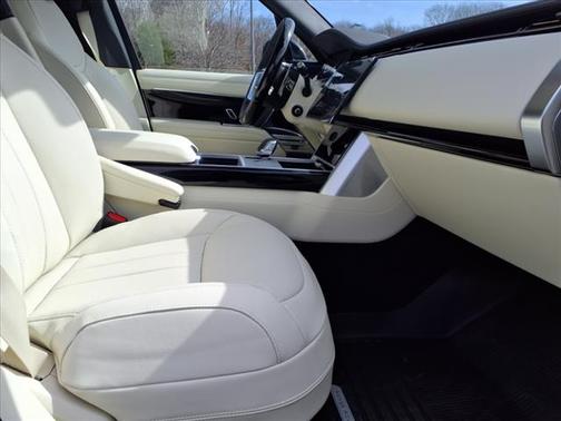 2025 Land Rover Range Rover P530 SE 7 Seat