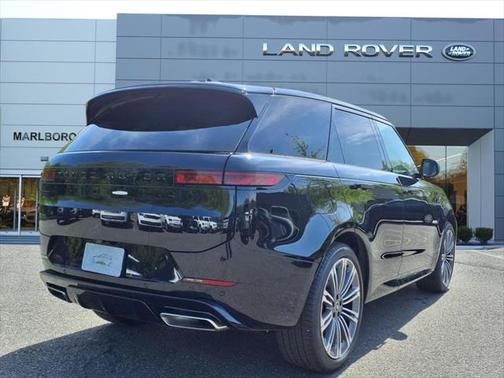 2025 Land Rover Range Rover Sport SE
