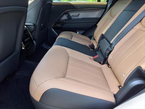 2025 Land Rover Range Rover Sport SE