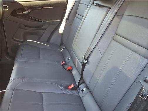 2026 Land Rover Range Rover Evoque Dynamic SE