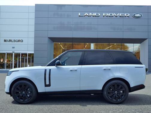 2025 Land Rover Range Rover SE