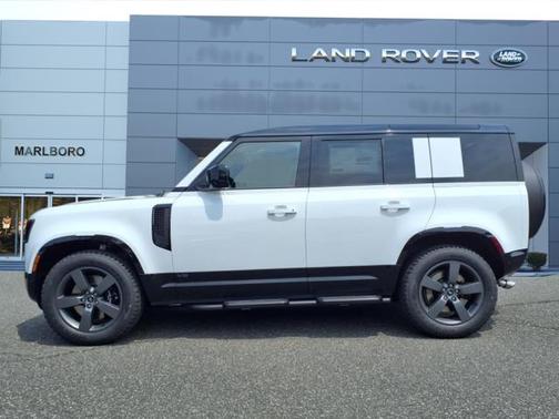 2025 Land Rover Defender 110 V8