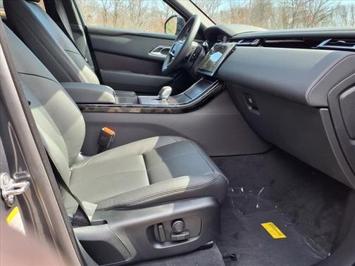 2026 Land Rover Range Rover Velar P250 SE R-Dynamic