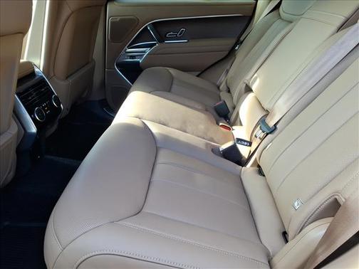 2025 Land Rover Range Rover P400 SE