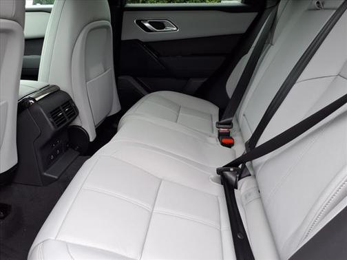 2026 Land Rover Range Rover Velar Dynamic SE
