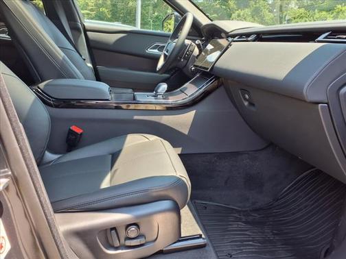 2026 Land Rover Range Rover Velar P250 SE R-Dynamic