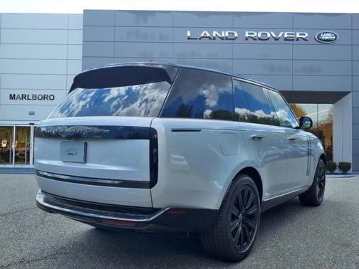 2025 Land Rover Range Rover SE