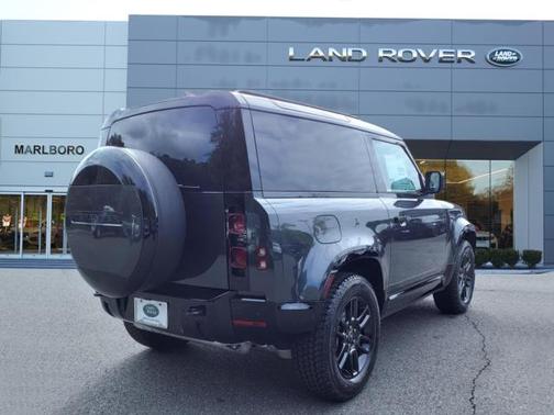 2025 Land Rover Defender 90 X-Dynamic SE