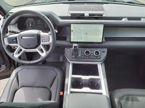 2025 Land Rover Defender 90 X-Dynamic SE