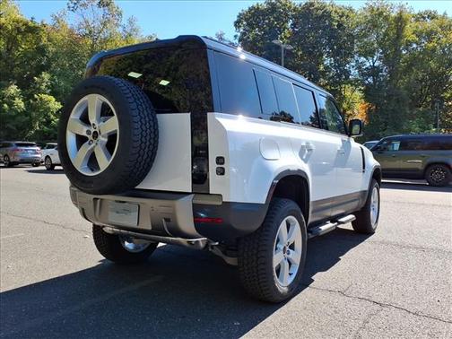 2026 Land Rover Defender 110