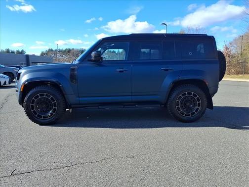 2026 Land Rover Defender 110 V8