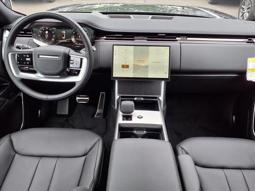2025 Land Rover Range Rover P400 SE 7 Seat