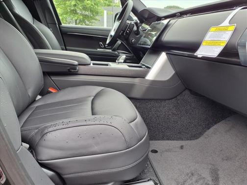 2025 Land Rover Range Rover P400 SE 7 Seat