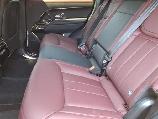 2025 Land Rover Range Rover Sport SE