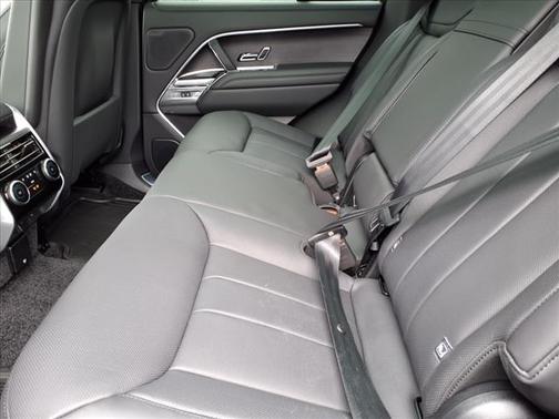 2025 Land Rover Range Rover P530 SE