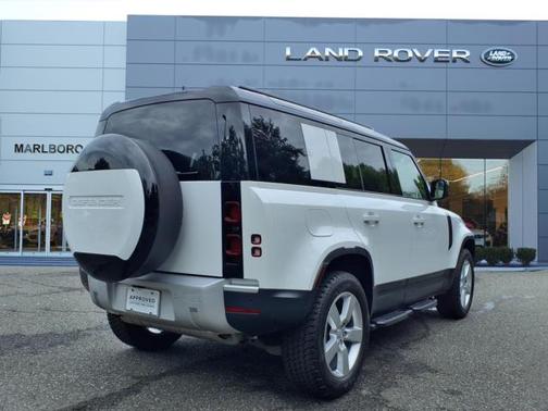 2025 Land Rover Defender 110 S