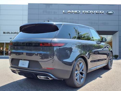 2025 Land Rover Range Rover Sport SE