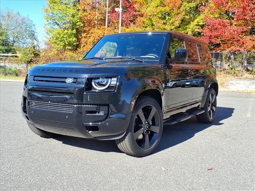 2026 Land Rover Defender 110 V8