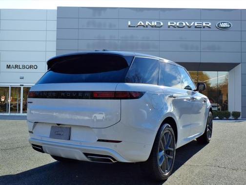2025 Land Rover Range Rover Sport SE